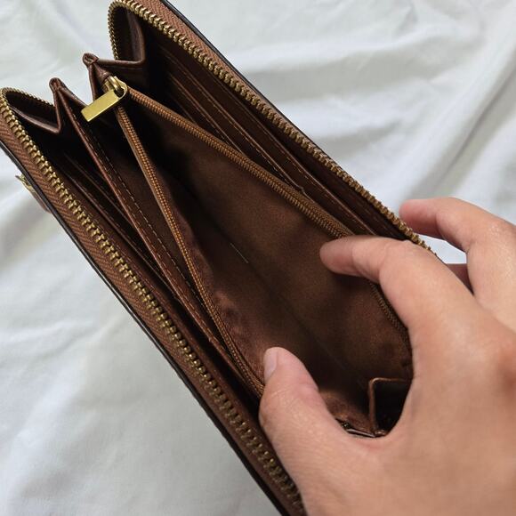 Fossil Logan Brown Leather RFID Zip Around Clutch With Detachable Wrist Strap - Picture 9 of 11